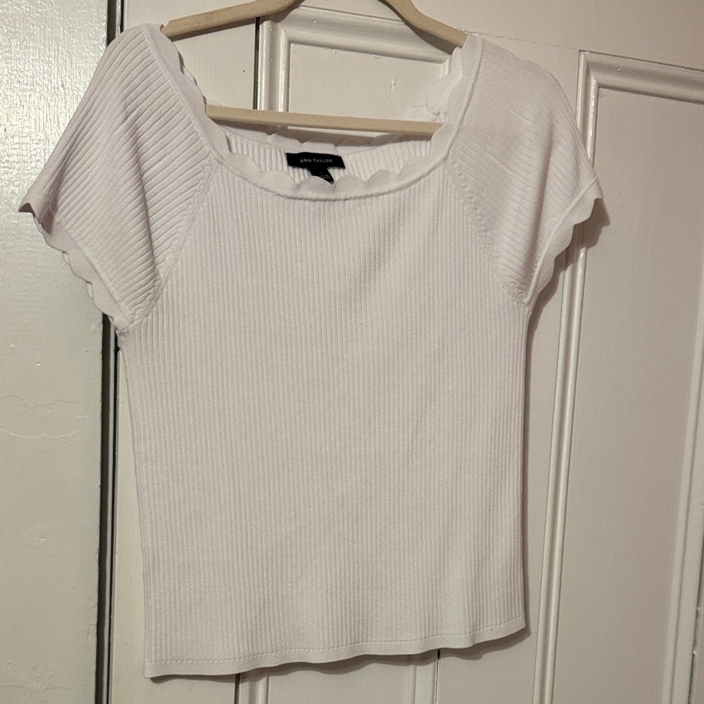 Ann Taylor White Ribbed Crop Top